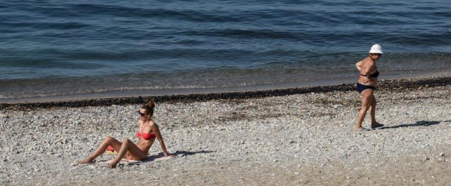 Τελευταίες αναλύσεις: Ποιες παραλίες του Σαρωνικού βρέθηκαν με μηδενικές τιμές υδρογονανθράκων