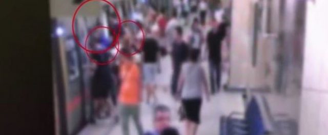 Έτσι ξάφριζε επιβάτες η συμμορία των πορτοφολάδων του μετρό!