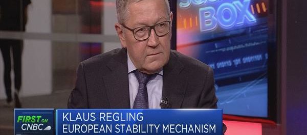 Ρέγκλινγκ: “Καμία ανησυχία για το ελληνικό χρέος”