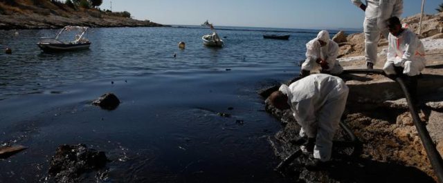 Κάνουν τον γύρο του κόσμου οι εικόνες σοκ της καταστροφής στον Σαρωνικό