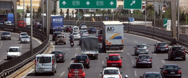 Μικρές αλλαγές στα τέλη κυκλοφορίας – Ποιους ευνοούν