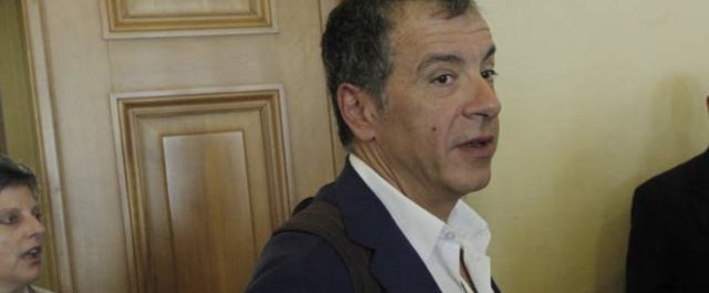 Σαρκαστικός Θεοδωράκης: “Ε όχι, να ψηφίζουν και τα γκομπιούτερ”;