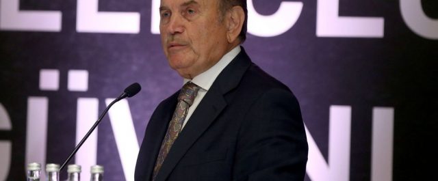 Τι κρύβεται πίσω από την παραίτηση του δημάρχου Κωνσταντινούπολης