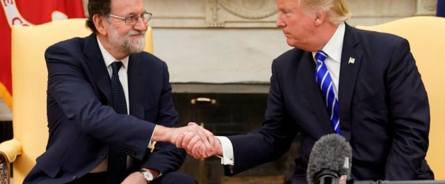 Τραμπ στο πλευρό Ραχόι: “Ηλιθιότητα η απόσχιση Καταλονίας” [εικόνες]