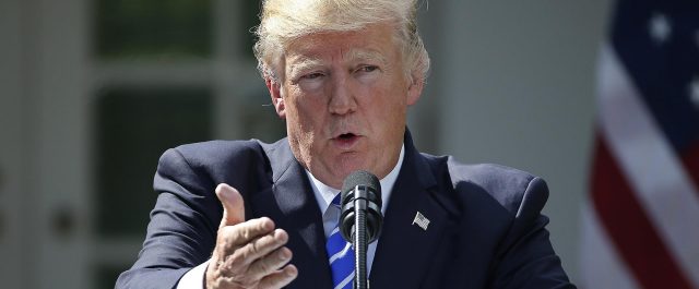 Ανοιχτή επίθεση Τραμπ στο facebook!