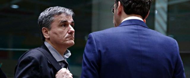 Τσακαλώτος μετά το Eurogroup: Τα αυτιά μου είναι στη θέση τους σε αντίθεση με ότι γράφεται στην Ελλάδα