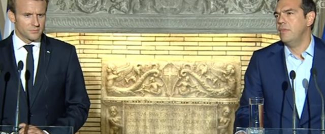 Μακρόν: “Να μην προβάλλει το ΔΝΤ νέες απαιτήσεις, μοιραία η ελάφρυνση χρέους”