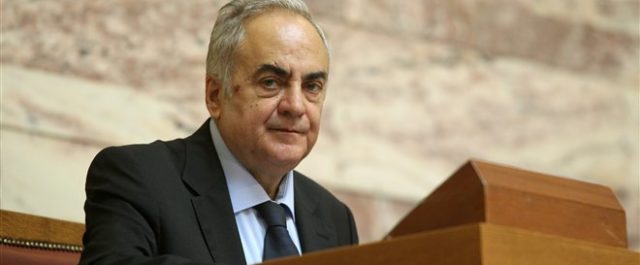 Γάμος με… Κοκκινοσκουφίτσες για τον γιο πρώην υπουργού της ΝΔ [εικόνες]