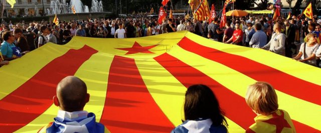 Στρατό στην Καταλονία στέλνει ο Ραχόι – Την Κυριακή το δημοψήφισμα