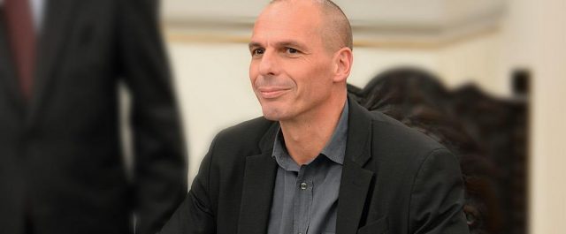 Ο Βαρουφάκης απαντά στον Σόϊμπλε: Πες μου που βρήκες λάθος στο βιβλίο μου