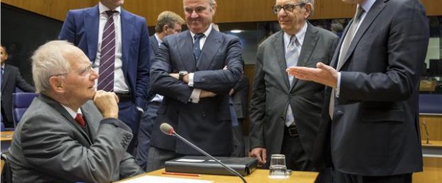 “Αυλαία” Σόϊμπλε με “όχι” στις προτάσεις Μακρόν για κεντρικό προϋπολογισμό