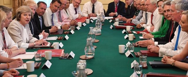 Σύνοδος Κορυφής: Ξεκινούν οι συζητήσεις για τις εμπορικές σχέσεις ΕΕ – Βρετανίας