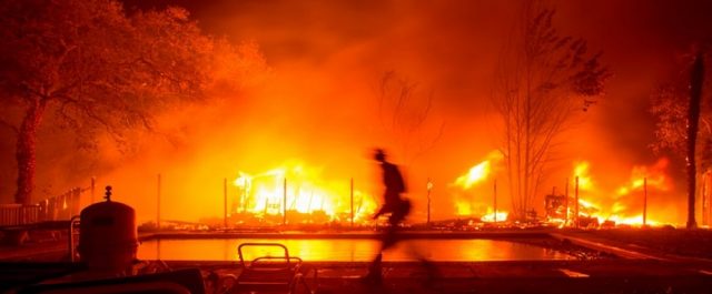 Τρομακτικές πυρκαγιές με 10 νεκρούς στην Καλιφόρνια