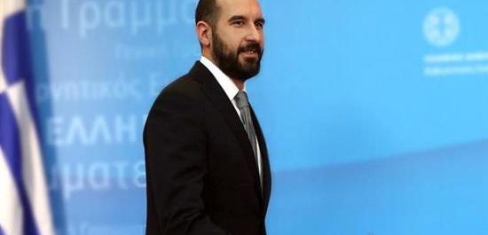 Πλήρης κάλυψη Τζανακόπουλου σε Μουζάλα