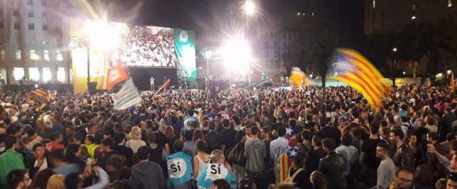 “Μπλόκο” στην απόσχιση της Καταλονίας από το Συνταγματικό Δικαστήριο