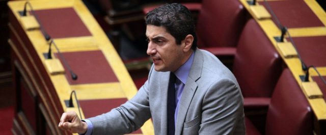 Μαξίμου: Ο κ. Μητσοτάκης να απαντήσει για τον Αυγενάκη…