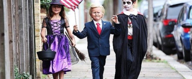 Ποια στολή πολιτικού ήταν η πιο τρομακτική στο φετινό Χαλοουίν