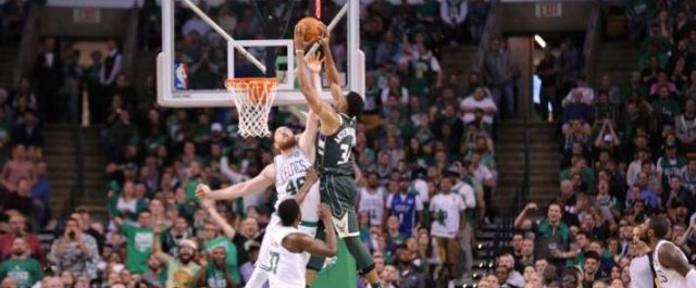 “Μάτζικ” Αντετοκούνμπο νίκησε τους Σέλτικς