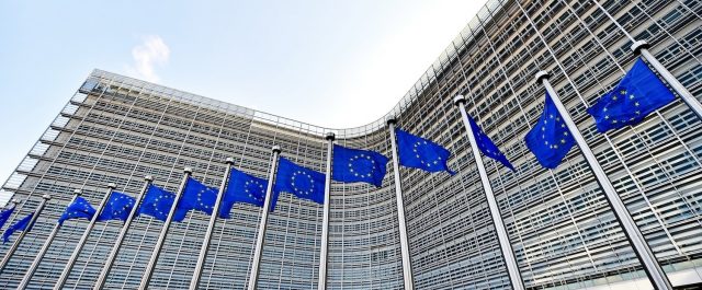 Κομισιόν: Ευρωπαϊκό Νομισματικό Ταμείο και κοινός υπ. Οικονομικών