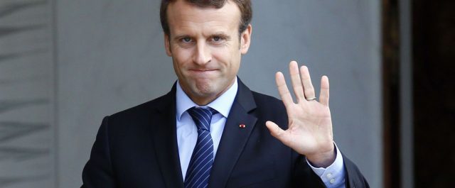 Libération: “Μακρόν, περισσότερο φιλελεύθερος από σοσιαλιστής”