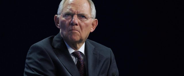 Welt: “Ο Σόϊμπλε χρησιμοποίησε το Grexit ως παράδειγμα για άλλες χώρες”