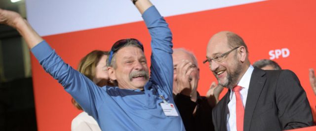 Σωσίβιο για SPD-Σουλτς η νίκη στην Κάτω Σαξονία