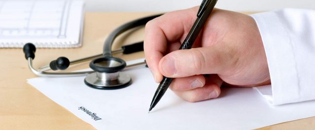 Γιατρός συνελήφθη για… 4.826 παράνομες συνταγογραφήσεις