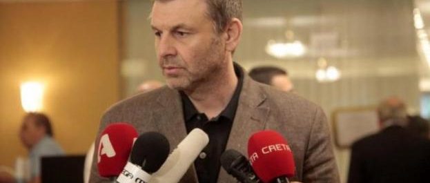 Γιατί ο Απόστολος Γκλέτσος “τα έβαλε” με τον Κώστα Μπακογιάννη