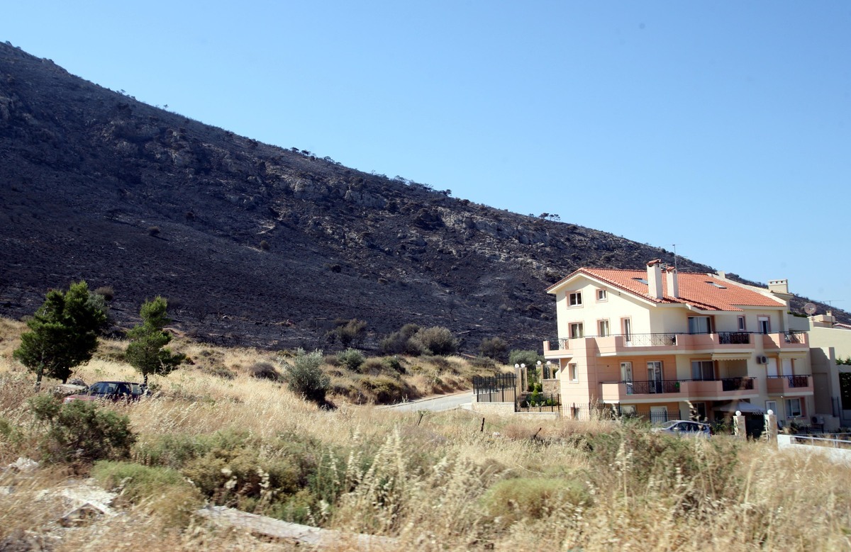 Σημαντικές αλλαγές στα παράβολα και τα πρόστιμα για τα αυθαίρετα – Ποιοι ωφελούνται