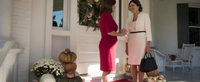 Η ξενάγηση της Μπέτυς Μπαζιάνα στο Λευκό Οίκο και το… λαθάκι της Αντιπροέδρου [εικόνες]