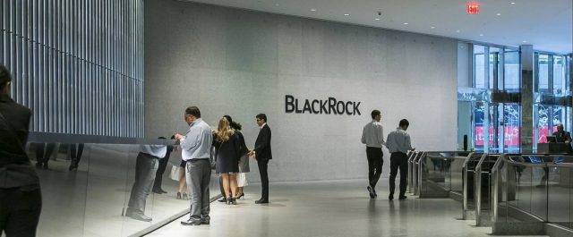 BlackRock: Ανακάμπτει η ελληνική οικονομία, σημαντική επενδυτική ζήτηση