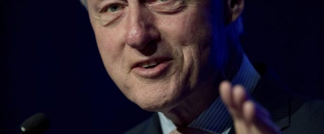 Ο Κλίντον στη Βόρεια Ιρλανδία για να λύσει το αδιέξοδο!