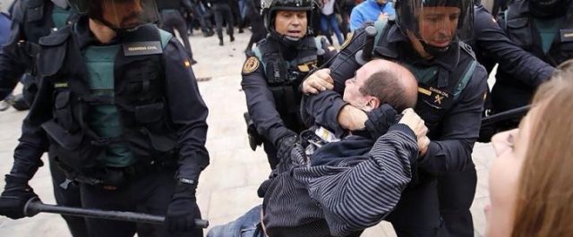 ΣΥΡΙΖΑ: Αυταρχική και καταδικαστέα επιλογή η βία στην Καταλονία