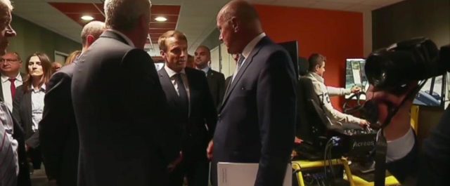 Μακρόν: Ορισμένοι, αντί να τα κάνουν μπουρ@@@@ θα ήταν καλύτερο να ψάξουν δουλειά