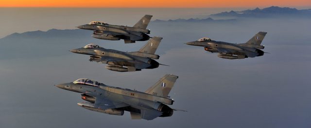 Κυβερνητική πηγή: Ο Τσίπρας θα ενημερώσει τους αρχηγούς για τα F-16