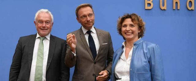 Spiegel: “Διχασμένο το FDP για την ευρωπαϊκή πολιτική”