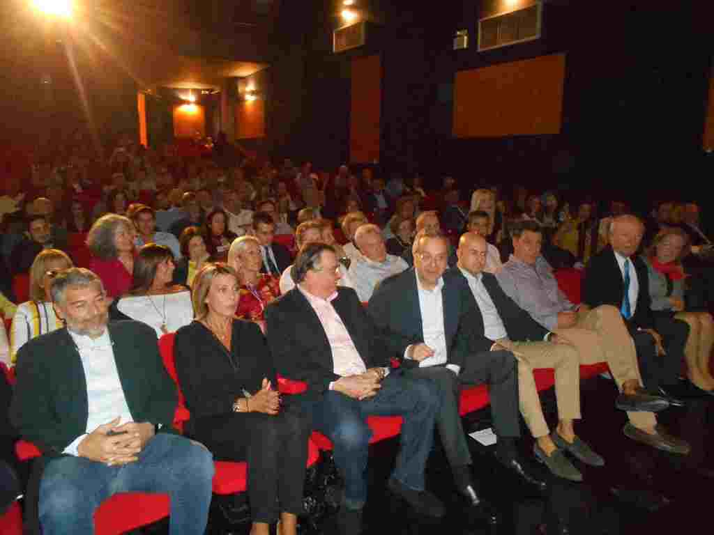 “Αποθεώθηκε” ο Σαμαράς σε εκδήλωση με ομιλητή τον Άδωνι