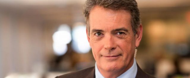 Ποιος είναι ο δημοσιογράφος του Fox News που έκανε την “πονηρή” ερώτηση στον Τσίπρα- Γνώριζε ο Τραμπ;