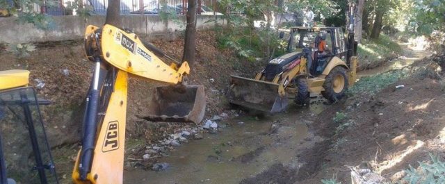 Καθαρισμός ρεμάτων και φρεατίων στην Αττική ειδικά στις πληγείσες περιοχές από τις πυρκαγιές