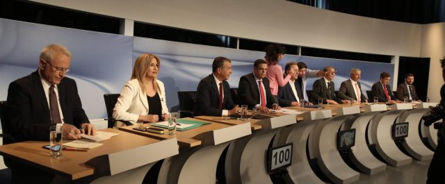 Ντιμπέϊτ: Εννιά υποψήφιοι, πολλές απαντήσεις στα διλήμματα