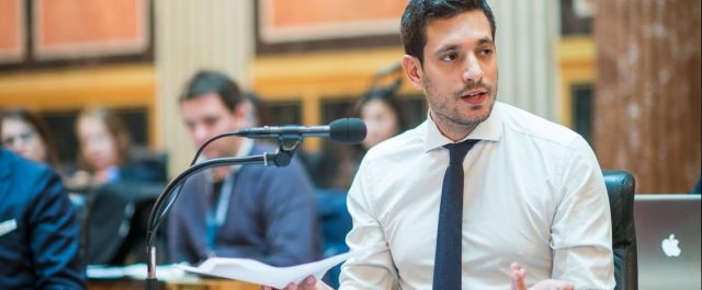 “Έμπλεξαν οι γραμμές” στη ΝΔ για τις τηλεοπτικές άδειες [ηχητικό]