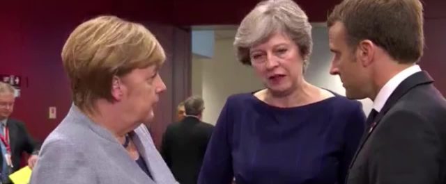 Επιθετική στάση Μέρκελ-Μακρόν σε Μέι