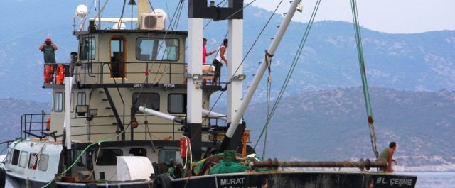 “Προκλητικά περιστατικά αλιείας από τουρκικές μηχανότρατες στα ελληνικά χωρικά ύδατα” [εικόνες]