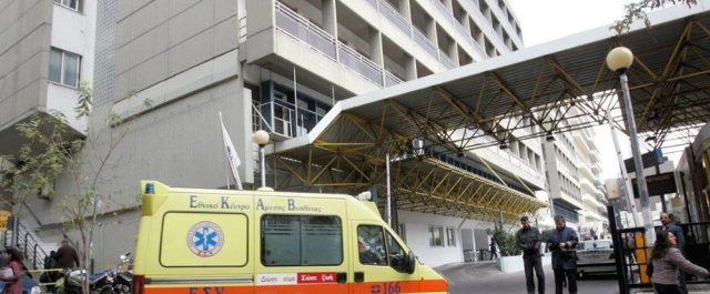 Ρουβίκωνας σε γιατρό: “Αν ξαναπάρεις φακελάκι θα σου σπάσουμε το κεφάλι”!