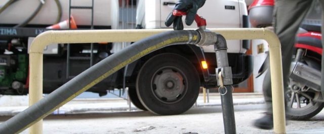 Το ακριβότερο πετρέλαιο σπρώχνει όλο και περισσότερους στο φυσικό αέριο