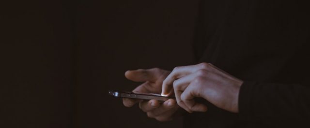 Έρευνα: Επικίνδυνη η υπερβολική χρήση κινητών τηλεφώνων για εμφάνιση καρκίνου