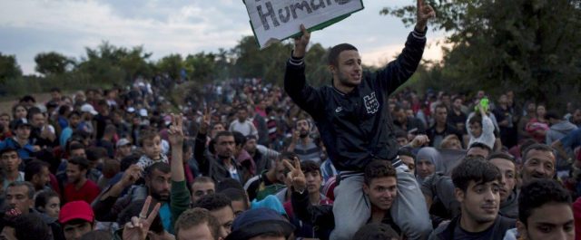 Die Welt: “Η Ελλάδα “αφήνει” τους πρόσφυγες να φεύγουν για Γερμανία”