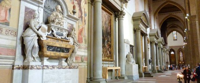 Φλωρεντία: Τουρίστας νεκρός από κίονα της Σαντα Κρότσε που του έπεσε στο κεφάλι!