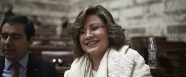 Πρεμιέρα Σπυράκη: “Πρωθυπουργός των φόρων ο Τσίπρας”- Γιατί …ξέχασε τις δηλώσεις Λαγκάρντ