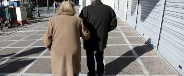 Κερδισμένοι οι δικαιούχοι των συντάξεων χηρείας – 5 σημεία της συμφωνίας κυβέρνησης – Θεσμών